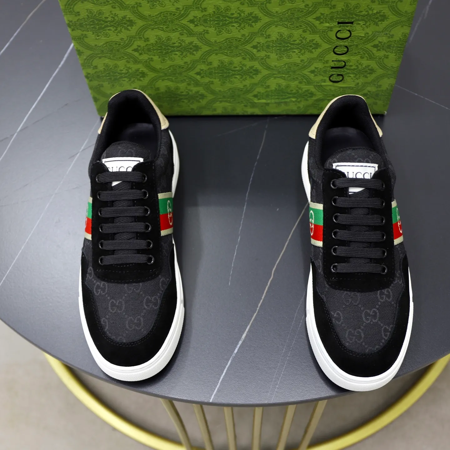 Men's men's shoes 💰440💰🙅‍♂️🙅‍♂️🙅‍♂️ Brand: Gucci GUCCi Standard code: 38-44 (45 customized) Grade: Same as the official website Material: Original material splicing Comfortable and breathable sheepskin lining Lightweight and wear-resistant sports outsole Style category: Men's fashion casual shoes Running sports shoes Distinguished luxury brand elements Top luxury color: actual picture color